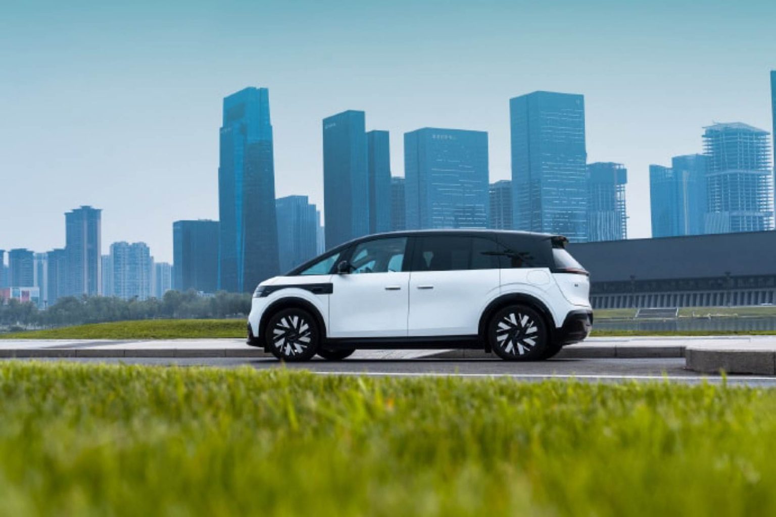 Le chinois Zeekr débarque en Europe avec Mix, un monospace électrique révolutionnaire (Photo)