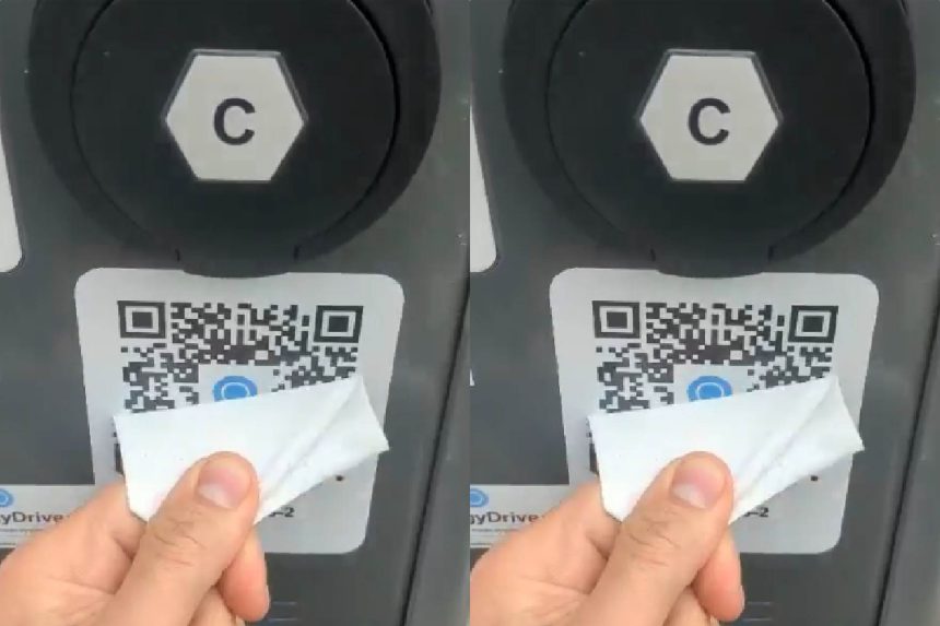 Ils recouvrent les Codes QR des stations de recharge par un autre pour voler les données de carte de crédit