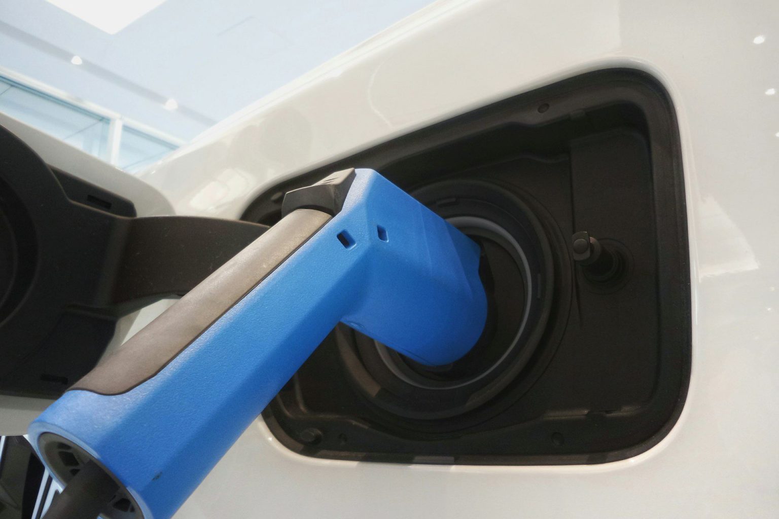 Forte baisse du prix des batteries en Chine : des voitures électriques au prix d’un modèle à combustion arrivent