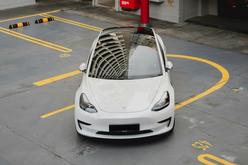 Tesla lance un Model 3 moins équipé et moins cher au Mexique