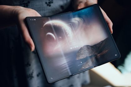 Honor prêt à défier la concurrence avec un nouveau smartphone pliable en trois parties