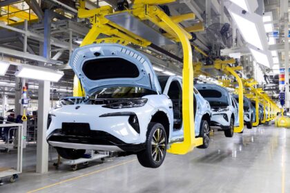 Malgré les menaces de la Chine, le plus grand concurrent de Tesla obtient le feu vert pour une deuxième usine en Europe
