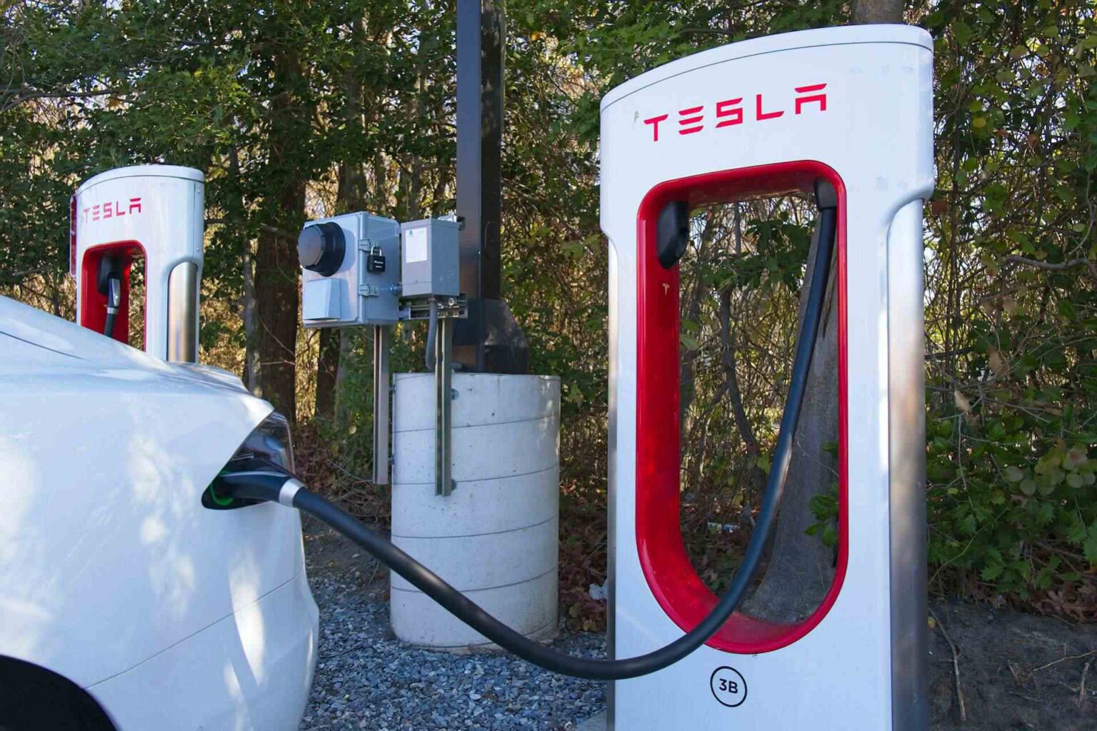 Ne faites plus ça ! Un ingénieur de Tesla met en garde contre cette mauvaise utilisation des Superchargers