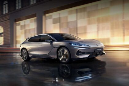 BYD crucifie les constructeurs européens et américains : le chinois lance sa propre Porsche Taycan pour le prix d’une Tesla Model Y (Photos)