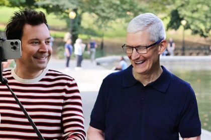 Le PDG d’Apple, Tim Cook, très enthousiaste : «le lancement d’iPhone est un évènement hors du corps»