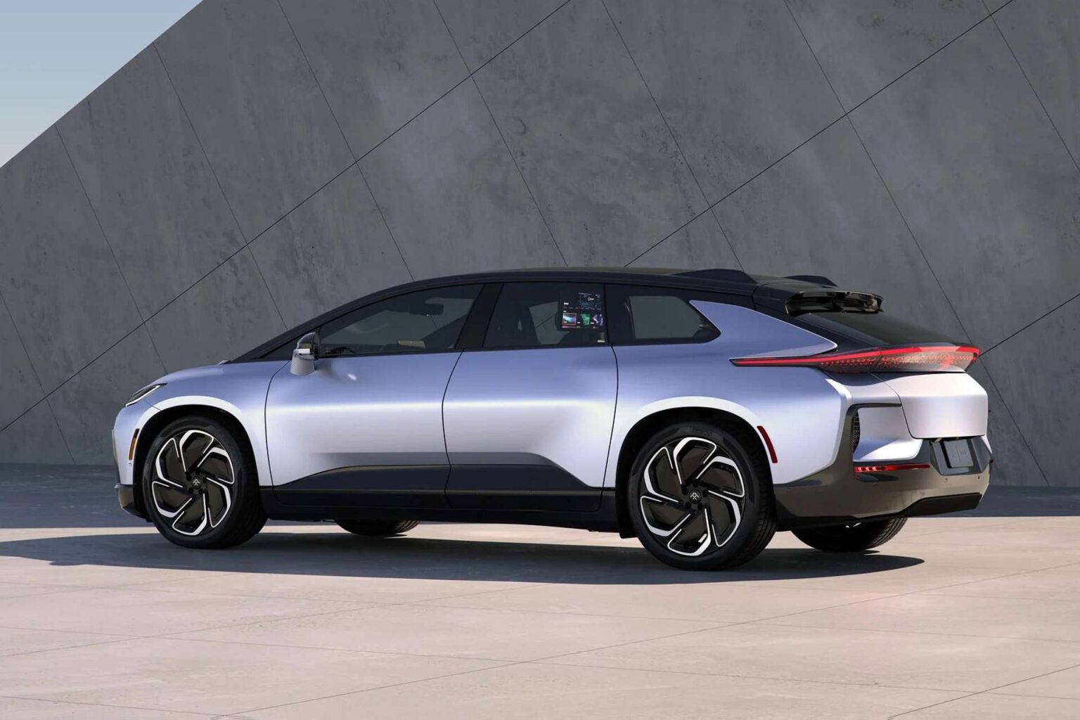 Au bord de la faillite, il annonce vouloir devenir la «Toyota des voitures électriques»