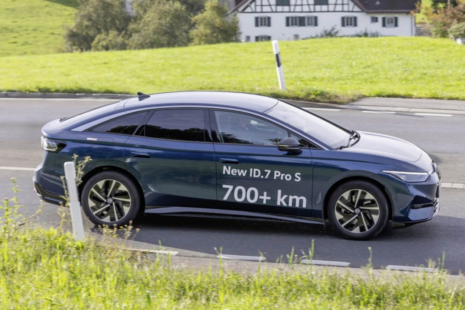 Avec une autonomie de 794 km, cette voiture électrique consomme l’équivalent de 1,1 litre de diesel aux 100 km