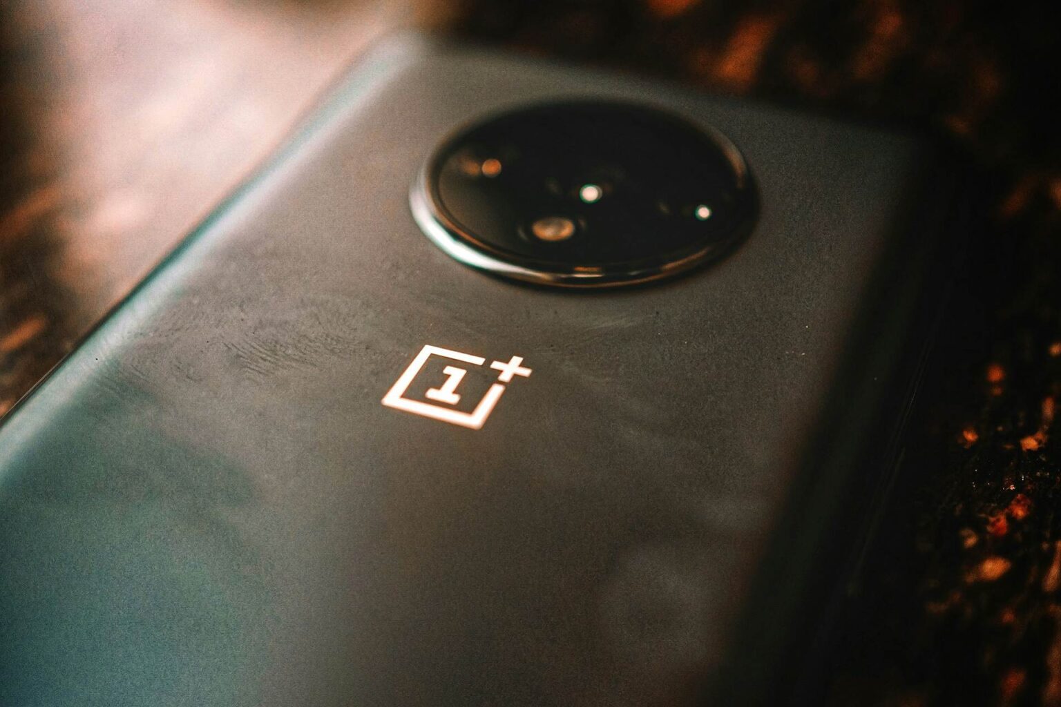Le prochain OnePlus 13 débarque avec une fonction de recharge sans fil que vous allez vraiment apprécier