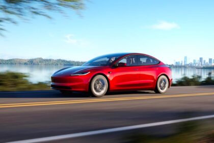 Tesla dévoile la Model 3 la plus aboutie