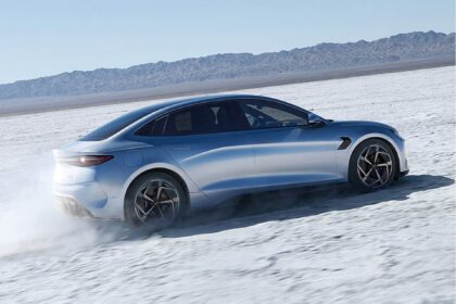 La Chine atteint un nouveau record de ventes de voitures électriques et hybrides rechargeables