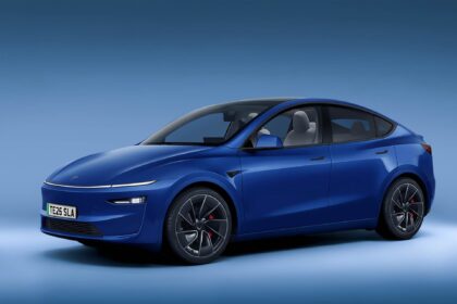 La Tesla Model Y Juniper photographiée avec une barre lumineuse (Photos)